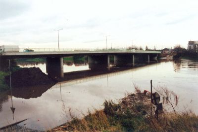 1998 11 elbehochwasser blick neue bruecke