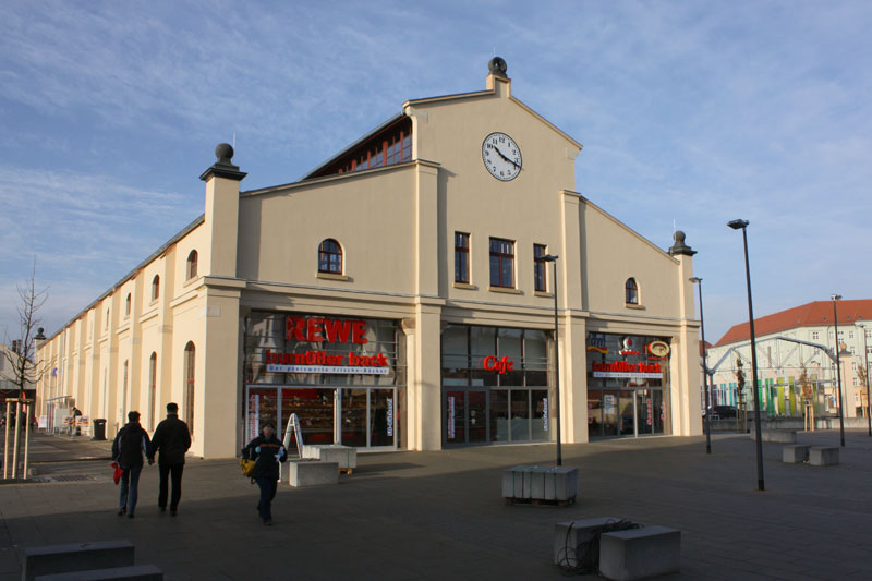 Neues Einkaufszentrum im alten Straßenbahnhof (Foto: F. Philipp)