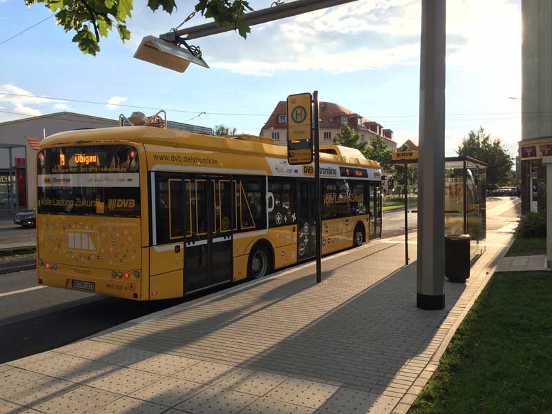 Haltestelle Dreyßigplatz - Elektrobus Linie 79