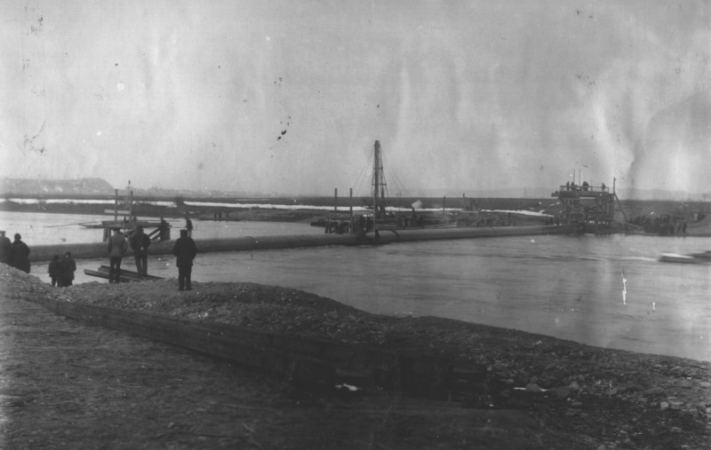 Versenkung eines Dükers in der Nähe des Alberthafens am 12.03.1907 (Foto: Archiv)