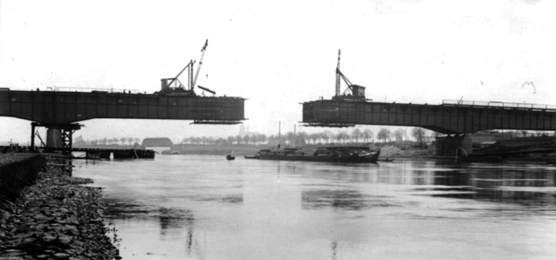 Bau der Flügelwegbrücke, Aufnahme am 5.4.1930